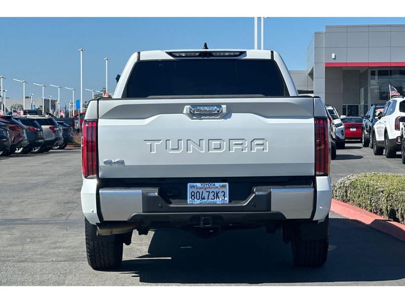 Toyota Tundra Vehicle Full-screen Gallery Image 05