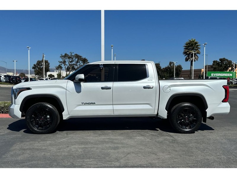 Toyota Tundra Vehicle Full-screen Gallery Image 07