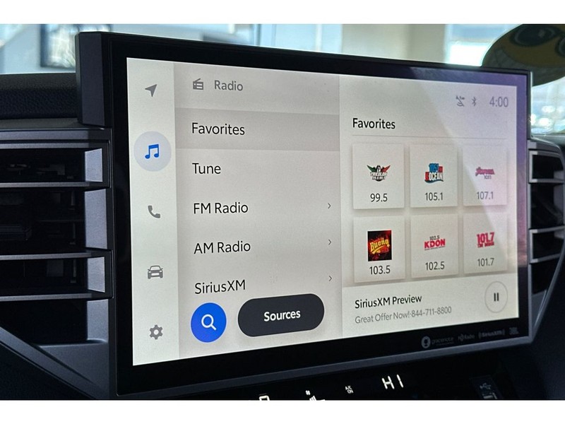 Toyota Tundra Vehicle Full-screen Gallery Image 21