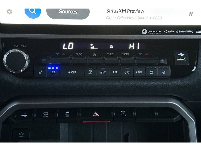 Toyota Tundra Vehicle Full-screen Gallery Image 23