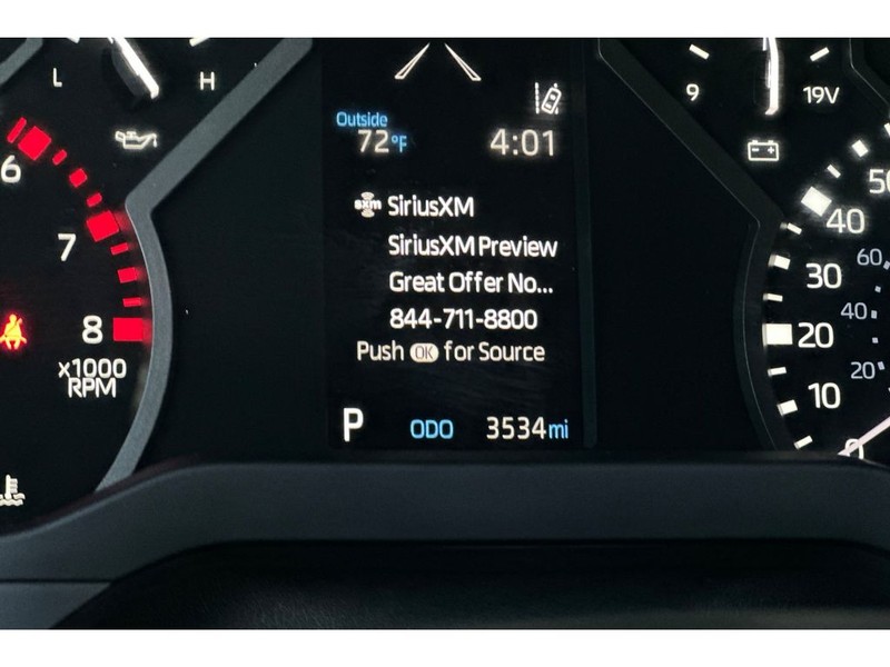 Toyota Tundra Vehicle Full-screen Gallery Image 30