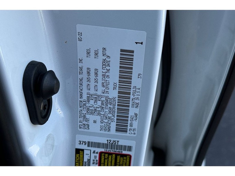Toyota Tundra Vehicle Full-screen Gallery Image 34