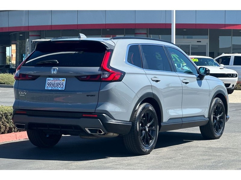 Honda CR-V Hybrid Vehicle Full-screen Gallery Image 04