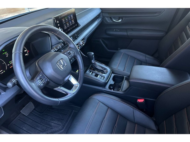 Honda CR-V Hybrid Vehicle Full-screen Gallery Image 10
