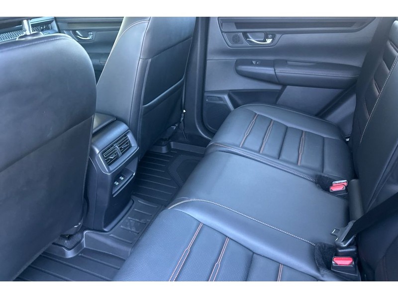 Honda CR-V Hybrid Vehicle Full-screen Gallery Image 13