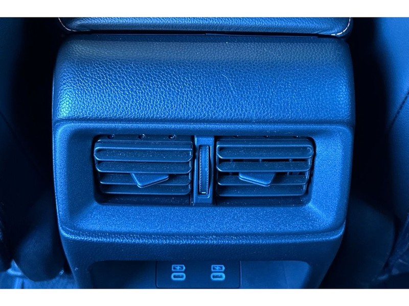 Honda CR-V Hybrid Vehicle Full-screen Gallery Image 14