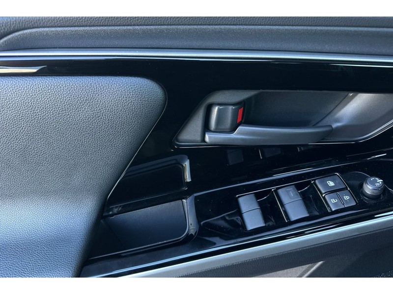 Toyota bZ4X Vehicle Full-screen Gallery Image 11