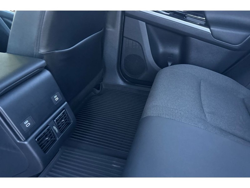 Toyota bZ4X Vehicle Full-screen Gallery Image 13
