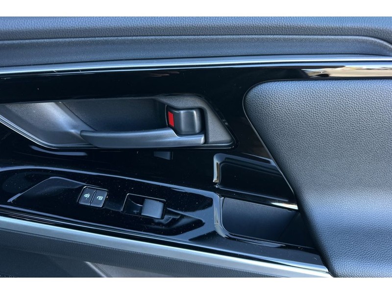 Toyota bZ4X Vehicle Full-screen Gallery Image 20