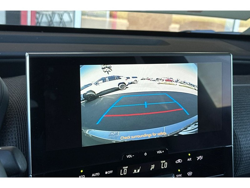 Toyota bZ4X Vehicle Full-screen Gallery Image 22