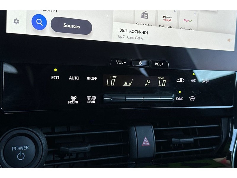Toyota bZ4X Vehicle Full-screen Gallery Image 23