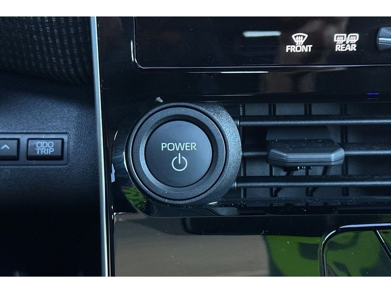 Toyota bZ4X Vehicle Full-screen Gallery Image 25