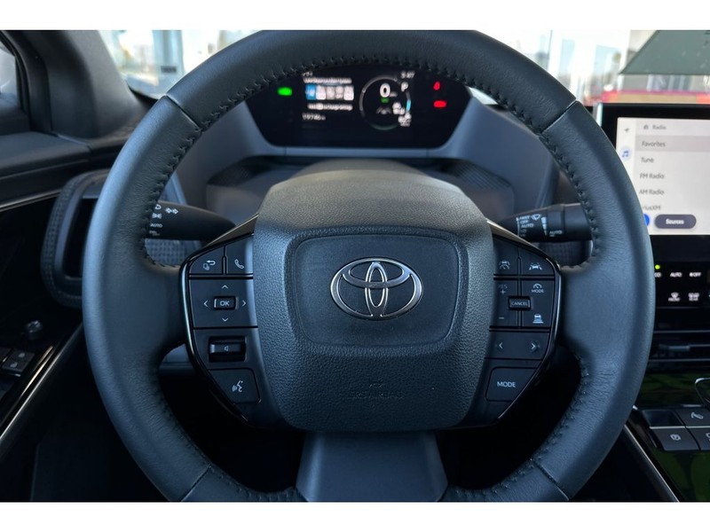Toyota bZ4X Vehicle Full-screen Gallery Image 26
