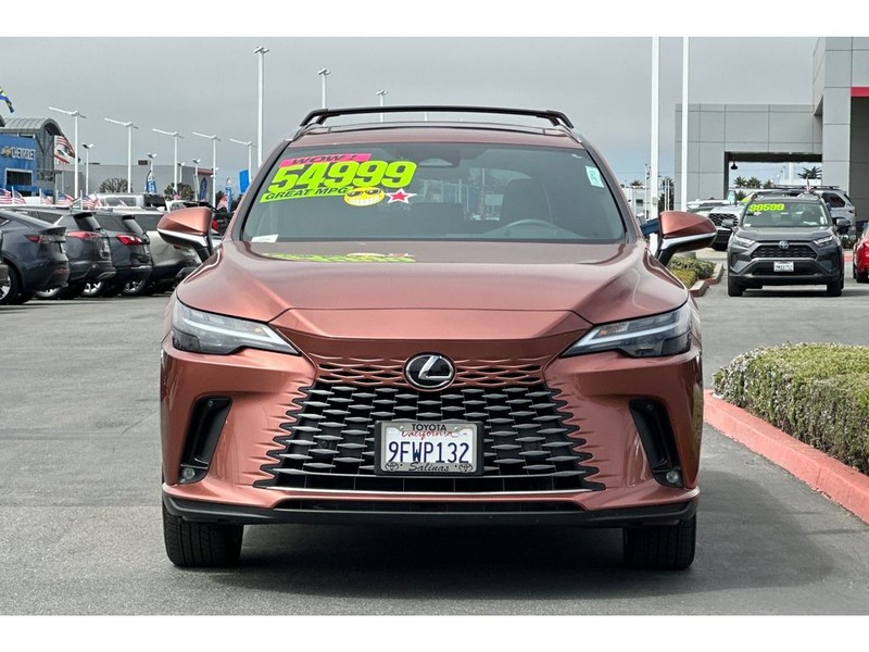 Lexus RX 350h Vehicle Full-screen Gallery Image 09