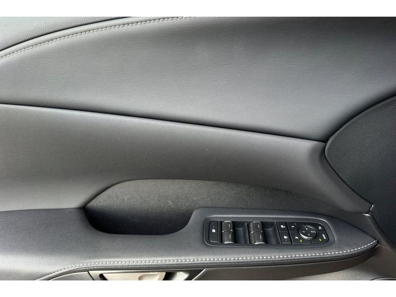 Lexus RX 350h Vehicle Full-screen Gallery Image 11