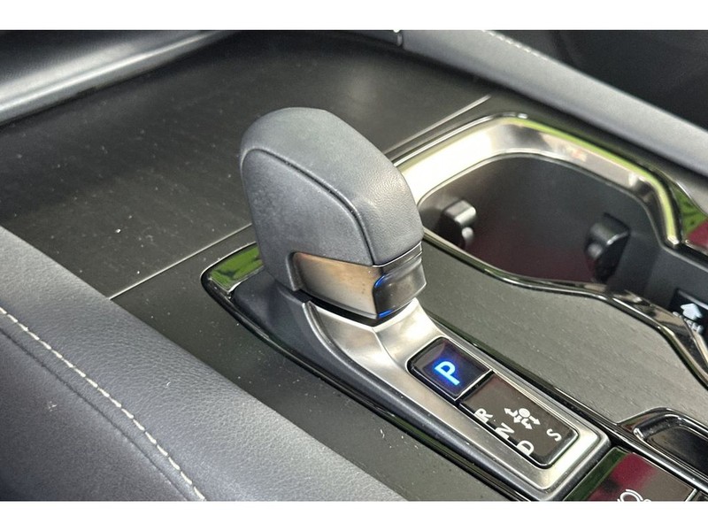 Lexus RX 350h Vehicle Full-screen Gallery Image 25