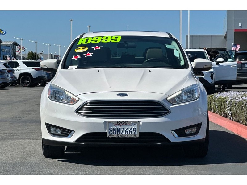 Ford Focus Vehicle Full-screen Gallery Image 09
