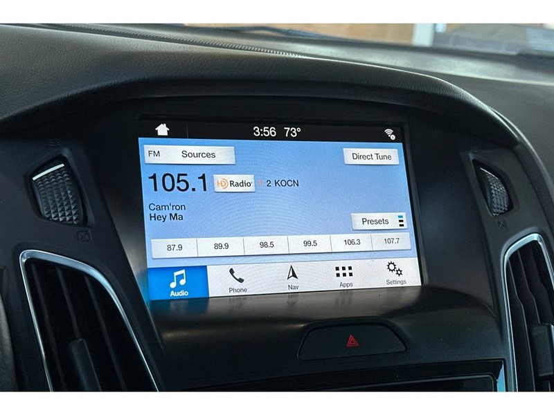 Ford Focus Vehicle Full-screen Gallery Image 19