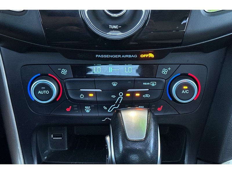 Ford Focus Vehicle Full-screen Gallery Image 22
