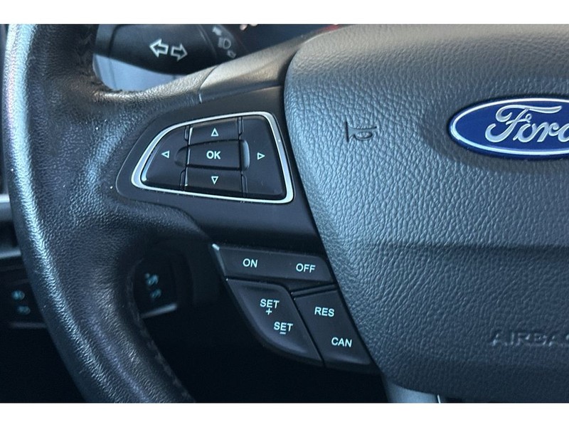 Ford Focus Vehicle Full-screen Gallery Image 26