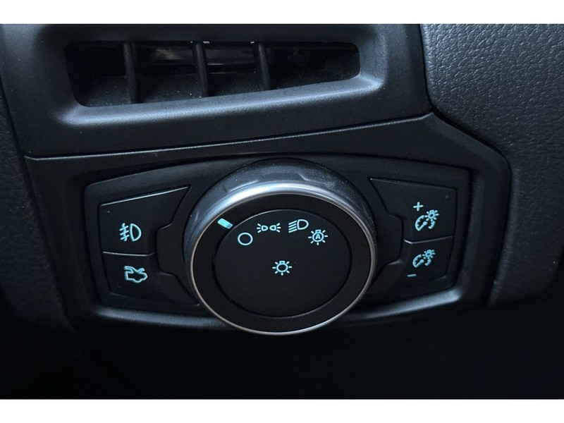 Ford Focus Vehicle Full-screen Gallery Image 30