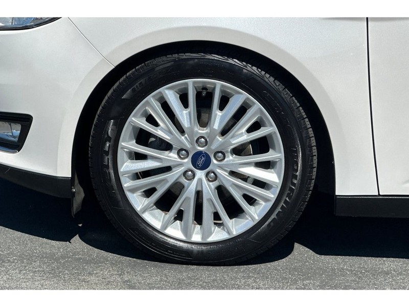 Ford Focus Vehicle Full-screen Gallery Image 31