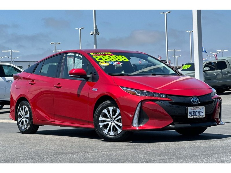 Toyota Prius Prime Vehicle Full-screen Gallery Image 02