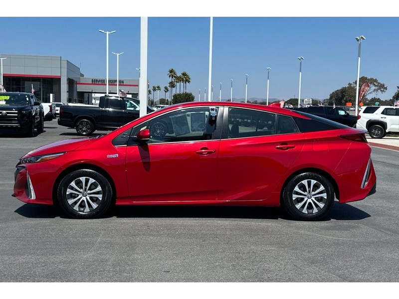 Toyota Prius Prime Vehicle Full-screen Gallery Image 07