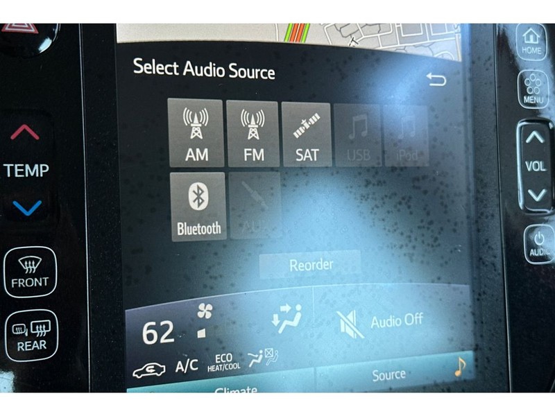 Toyota Prius Prime Vehicle Full-screen Gallery Image 20