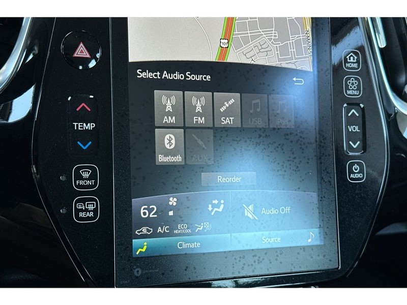 Toyota Prius Prime Vehicle Full-screen Gallery Image 23
