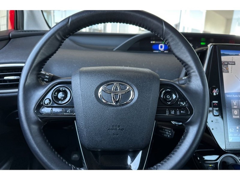 Toyota Prius Prime Vehicle Full-screen Gallery Image 26