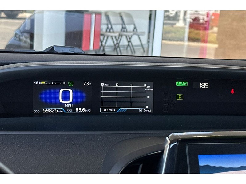Toyota Prius Prime Vehicle Full-screen Gallery Image 29