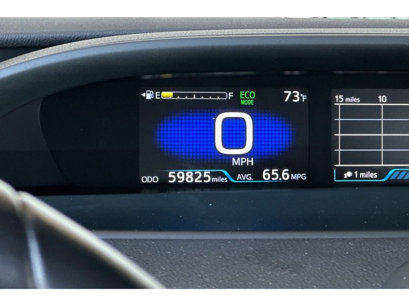 Toyota Prius Prime Vehicle Full-screen Gallery Image 30