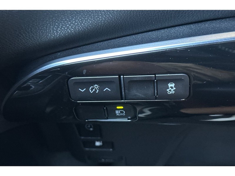 Toyota Prius Prime Vehicle Full-screen Gallery Image 31