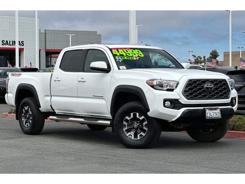 Toyota Tacoma Vehicle Full-screen Gallery Image 02