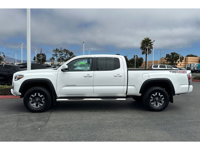 Toyota Tacoma Vehicle Full-screen Gallery Image 07