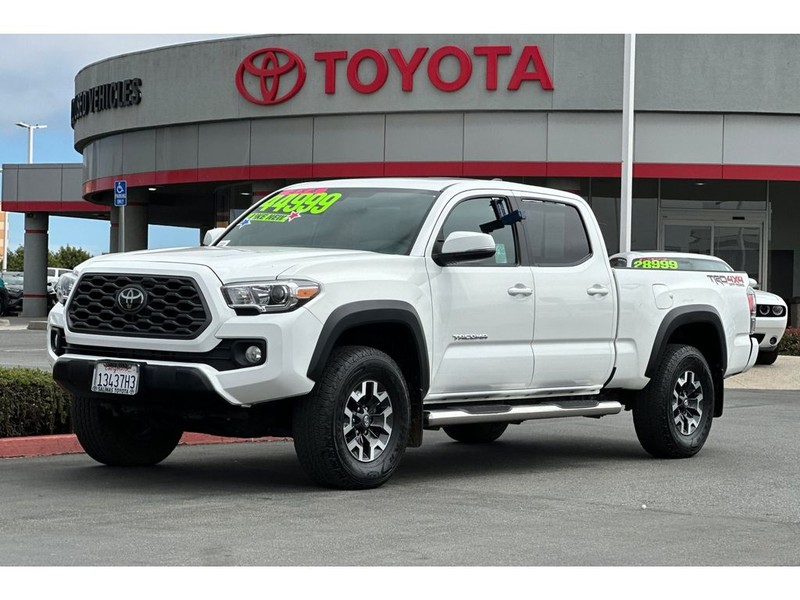 Toyota Tacoma Vehicle Full-screen Gallery Image 08