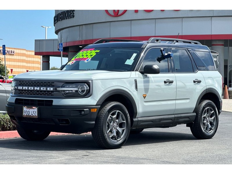 Ford Bronco Sport Vehicle Full-screen Gallery Image 08