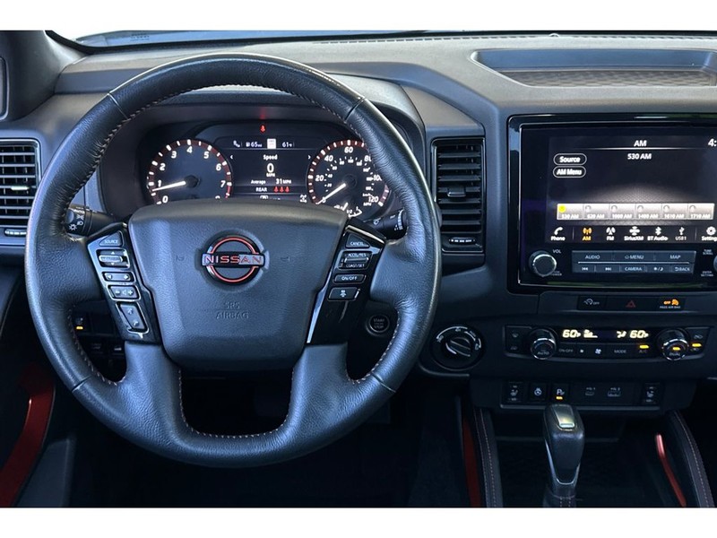 Nissan Frontier Vehicle Full-screen Gallery Image 15