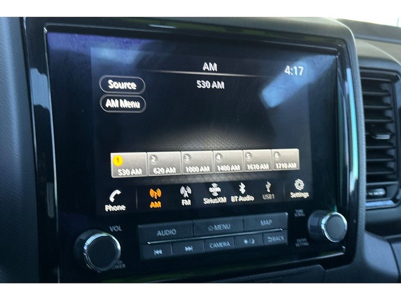 Nissan Frontier Vehicle Full-screen Gallery Image 20