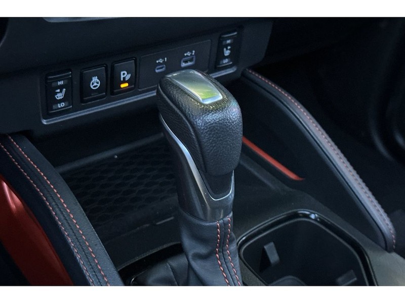 Nissan Frontier Vehicle Full-screen Gallery Image 24