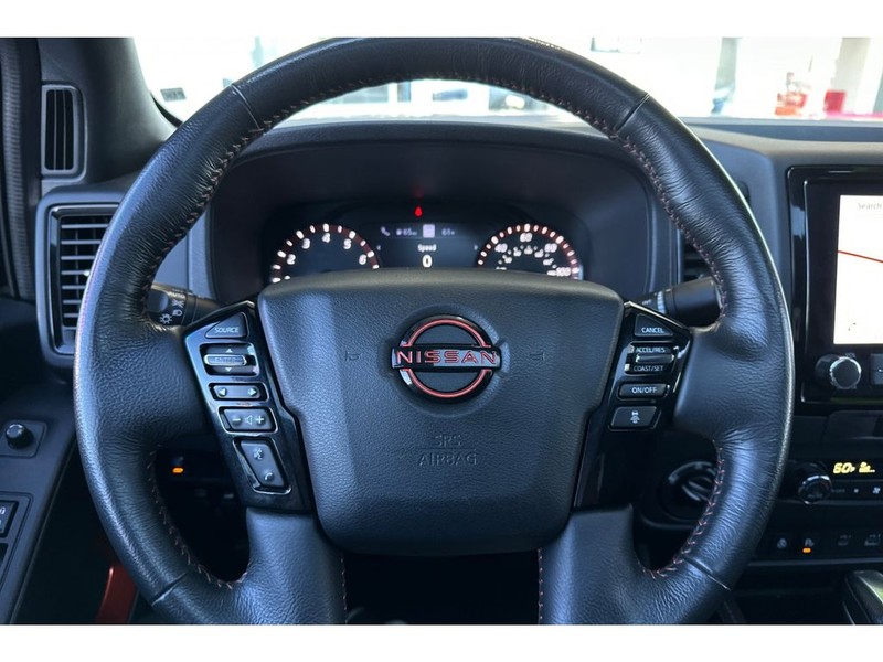 Nissan Frontier Vehicle Full-screen Gallery Image 26