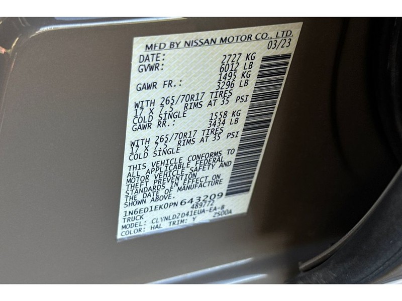 Nissan Frontier Vehicle Full-screen Gallery Image 34