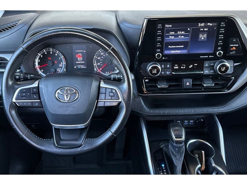 Toyota Highlander Vehicle Full-screen Gallery Image 16