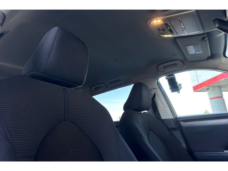 Toyota Highlander Vehicle Full-screen Gallery Image 19