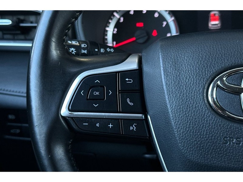 Toyota Highlander Vehicle Full-screen Gallery Image 27