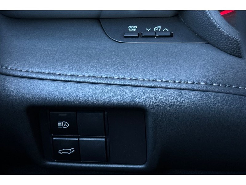 Toyota Highlander Vehicle Full-screen Gallery Image 31