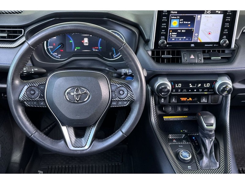 Toyota RAV4 Vehicle Full-screen Gallery Image 16