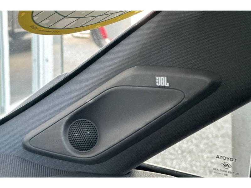 Toyota RAV4 Vehicle Full-screen Gallery Image 21