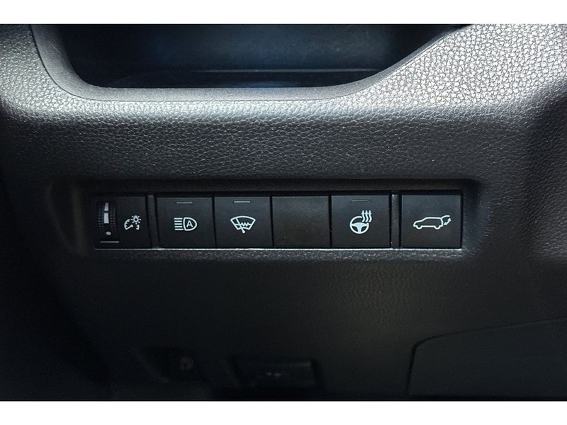 Toyota RAV4 Vehicle Full-screen Gallery Image 33